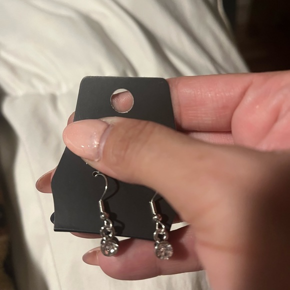 Necklace/Earrings & Ring Set - Picture 4 of 5